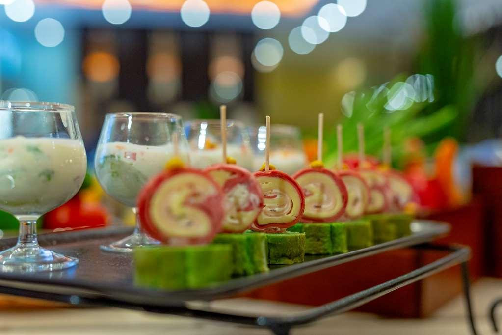 Four Points By Sheraton Production City, Dubai Restaurant photo
