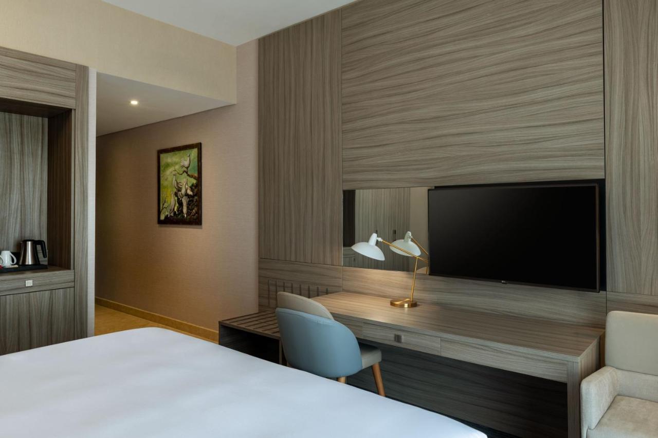 Four Points By Sheraton Production City, Dubai Exterior photo