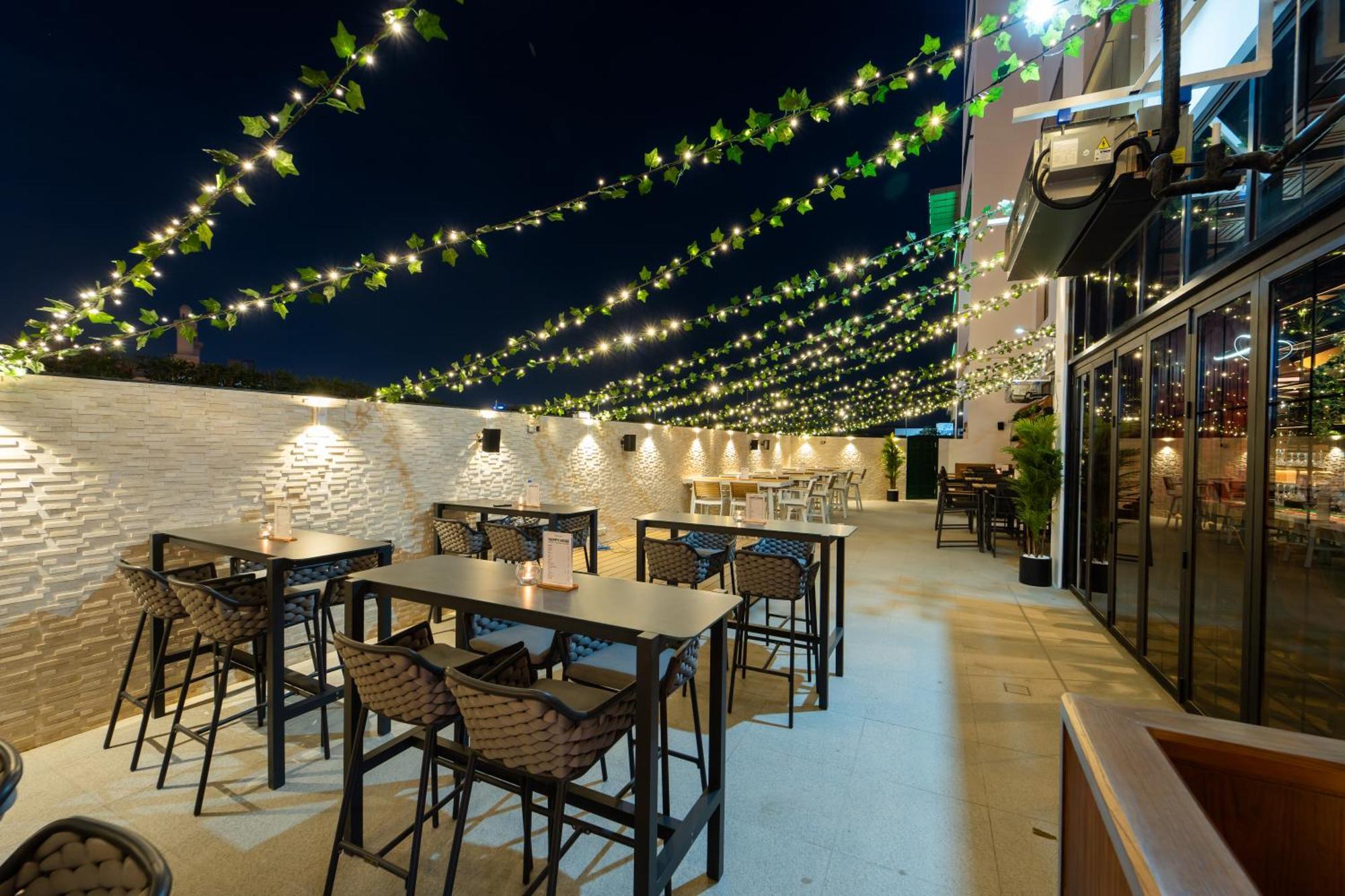 Four Points By Sheraton Production City, Dubai Exterior photo